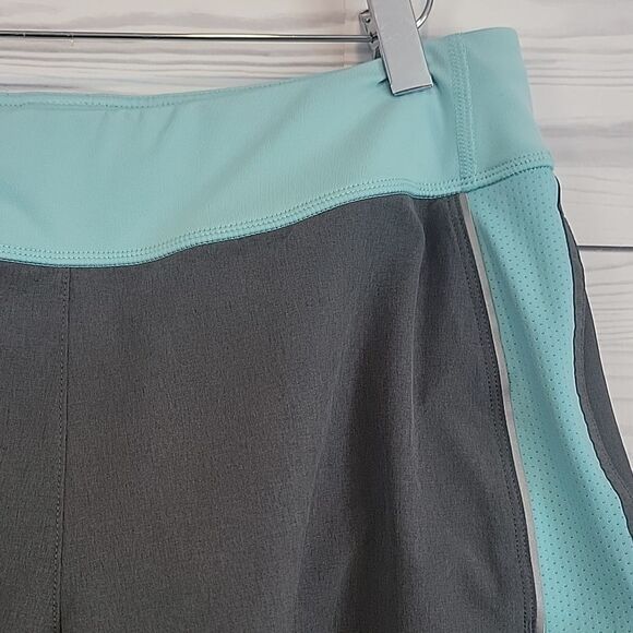 Lucy Flex Women's athletic shorts with lined bikini bottoms Size M - Picture 2 of 11